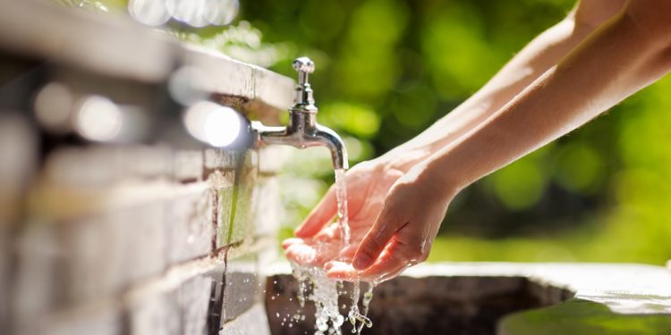 Proyectan incremento del 26% en el consumo de agua potable en zonas costeras durante Semana Santa